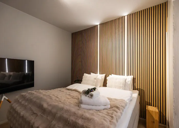 Arctic Honey City Suite